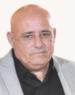 רוני שקורי